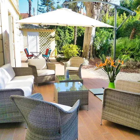Beautiful And Spacious With A Lovely Garden Apartment Cannes