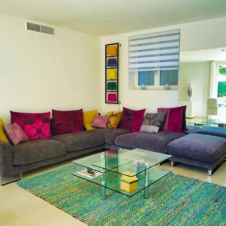Beautiful And Spacious With A Lovely Garden Cannes