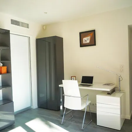 Apartment Beautiful And Spacious With A Lovely Garden